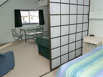 Copperfield Seaside Motel