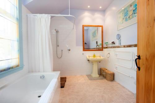 Bed & Breakfast Orongo Bay Homestead