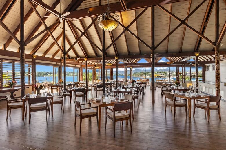 Hotel Iririki Island Resort