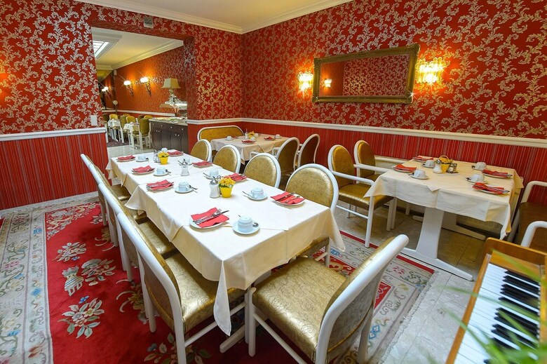 Hotel Urania