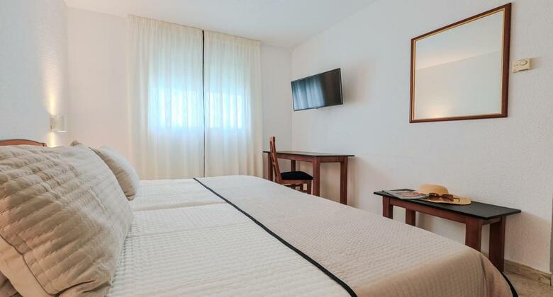 Hotel Olas De Almu��car