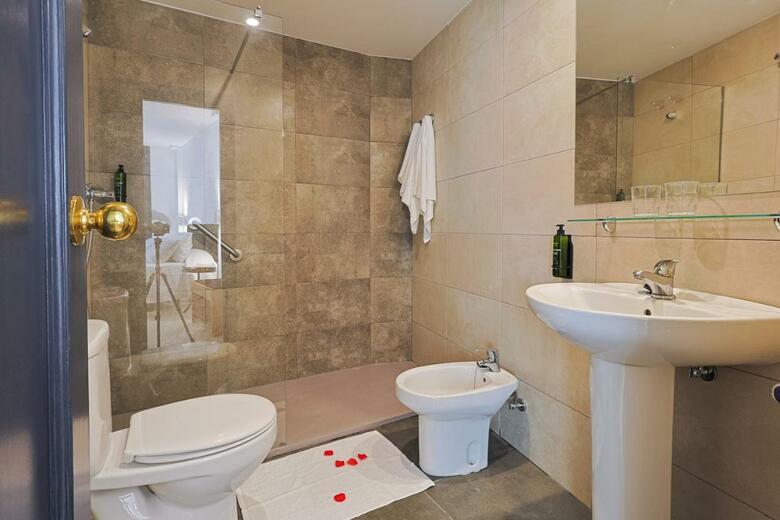 Hotel Olas De Almu��car