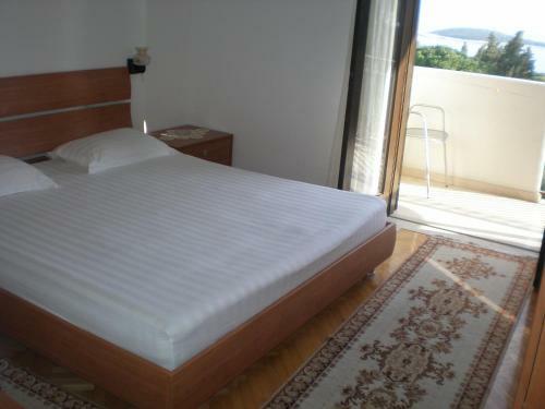 Apartments And Rooms Rogosic