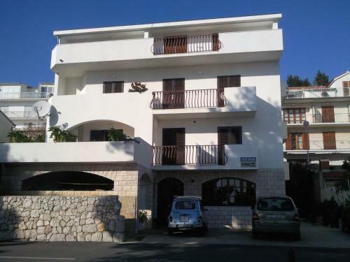 Apartments And Rooms Rogosic