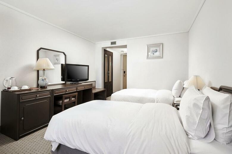 Hotel President