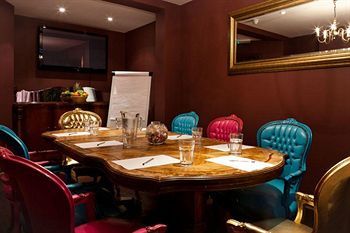 Hotel Jolyons @ No.10