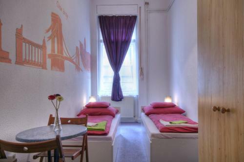 Hostal Budapest Opera Minihotel