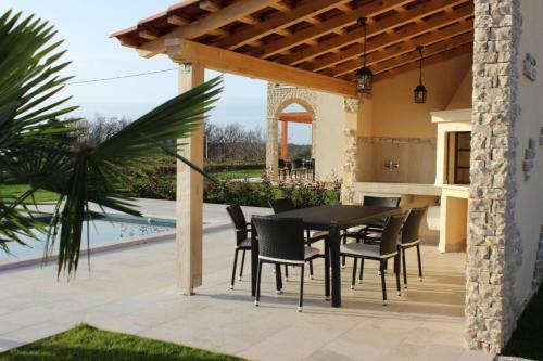 Hostal Villa Bu??ina