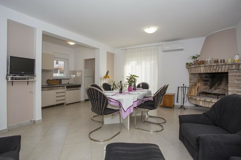 Holiday Home Leonida
