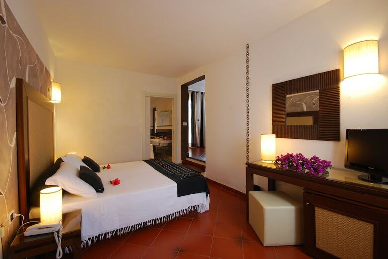 Cala Rosa Club Hotel