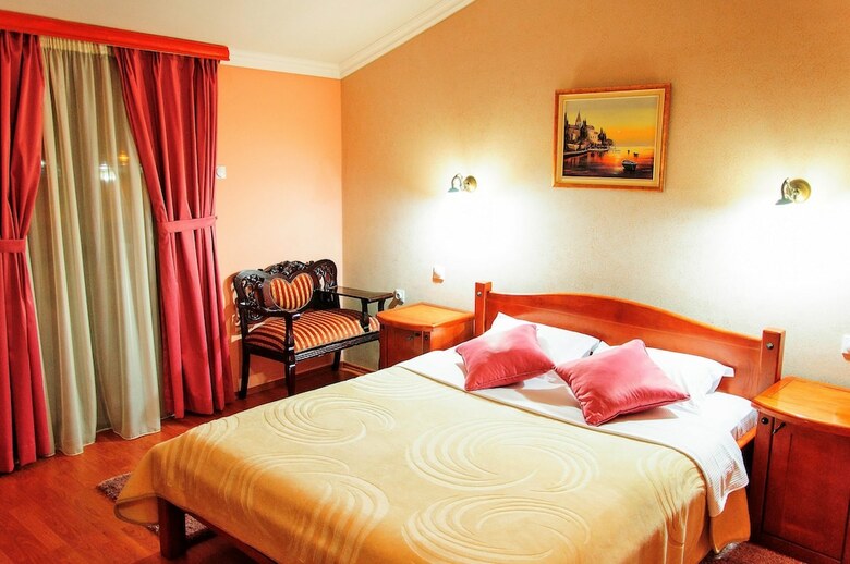 Hotel Holiday