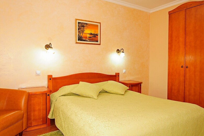Hotel Holiday