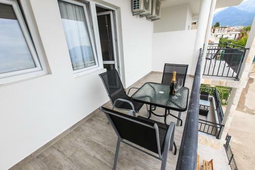 Apartments Sari?
