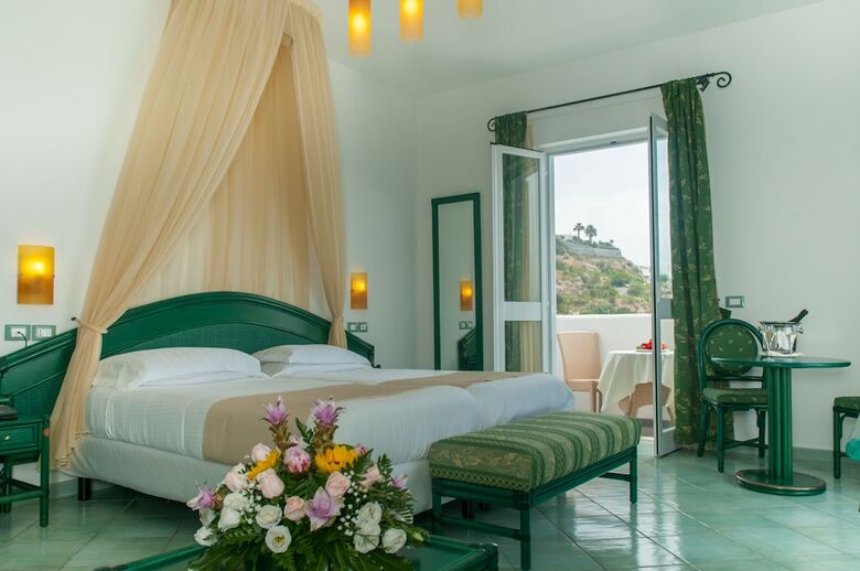 Hotel Romantica Resort & Spa