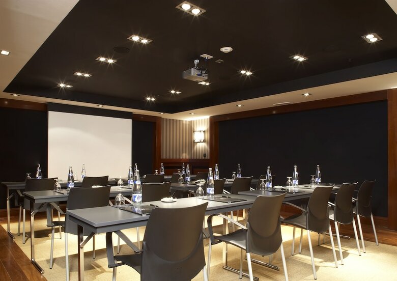 Hotel U232