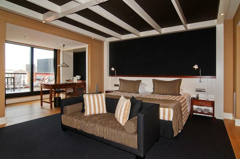 Hotel U232