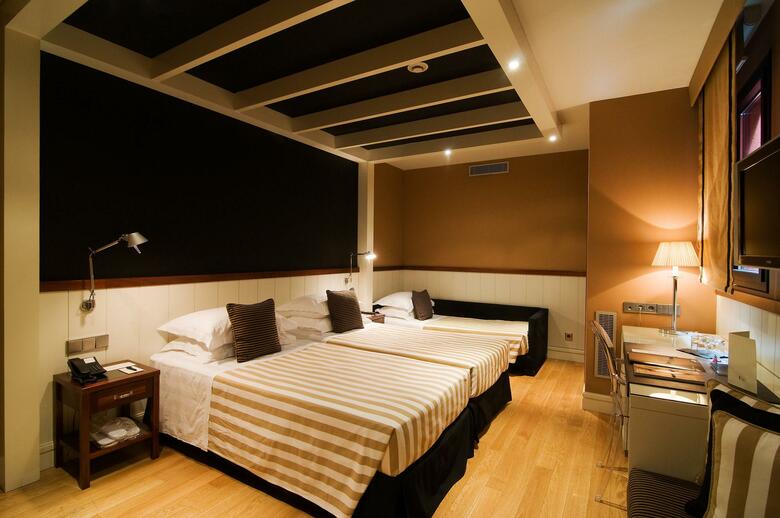 Hotel U232