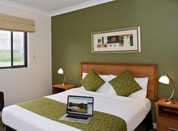 Hotel Leisure Inn Spires