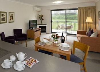 Hotel Leisure Inn Spires
