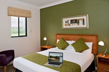 Hotel Leisure Inn Spires