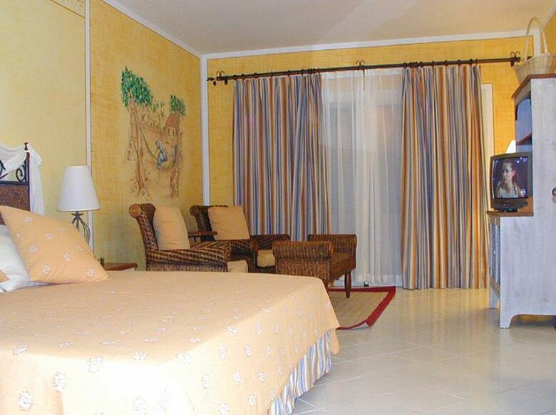 Hotel Playa Pesquero
