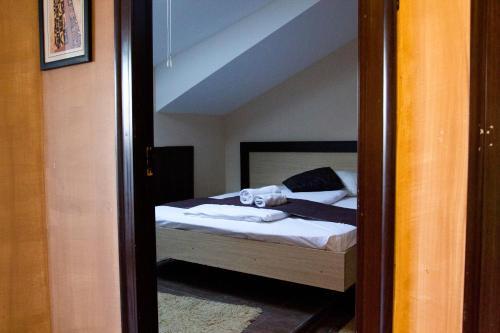 Hostal Vila Senjak B&B