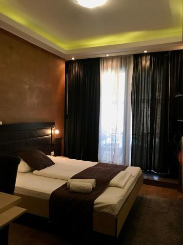 Hostal Vila Senjak B&B
