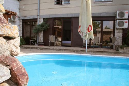 Hostal Vila Senjak B&B