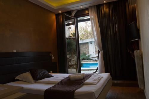 Hostal Vila Senjak B&B