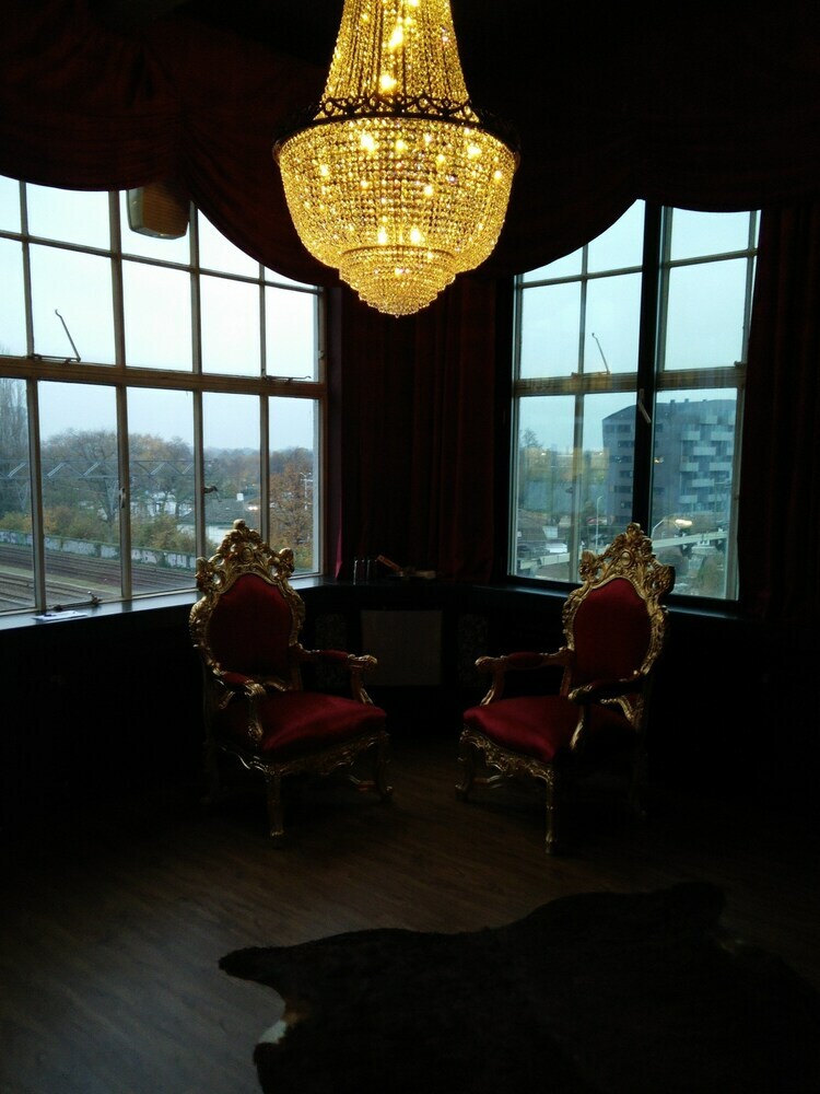 Blue Collar Hotel