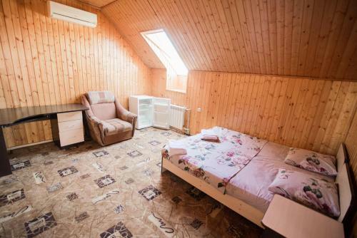 Hostal Alyona Hotel