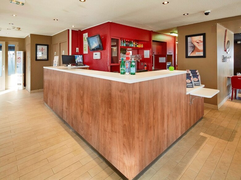Hotel Campanile - Chelles