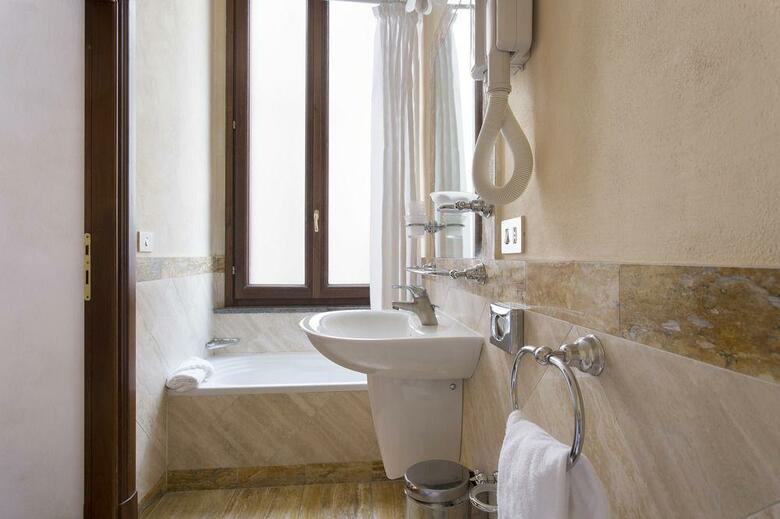 Hotel Teatro Pace