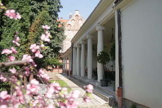 Aparthotel Miodosytnia