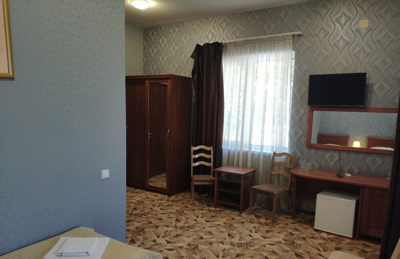 Utomlyonnye Solntsem Hotel