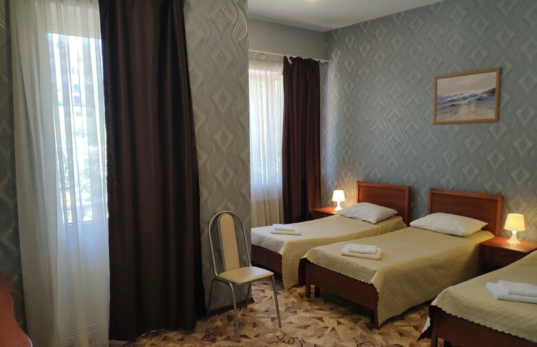 Utomlyonnye Solntsem Hotel