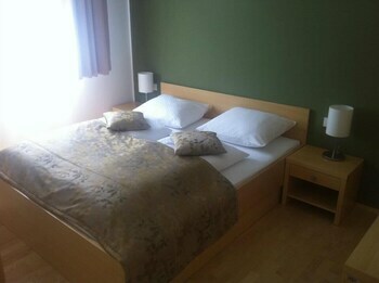 Aparthotel Gozdna Villa Mari