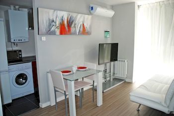 Apartamentos El Capricho De Madrid