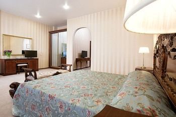 Dolphin Resort Hotel & Conference
