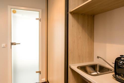 Sleep In Hostel & Apartments