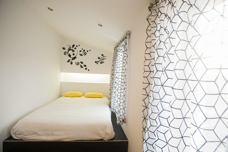 Hostal Thomar Story