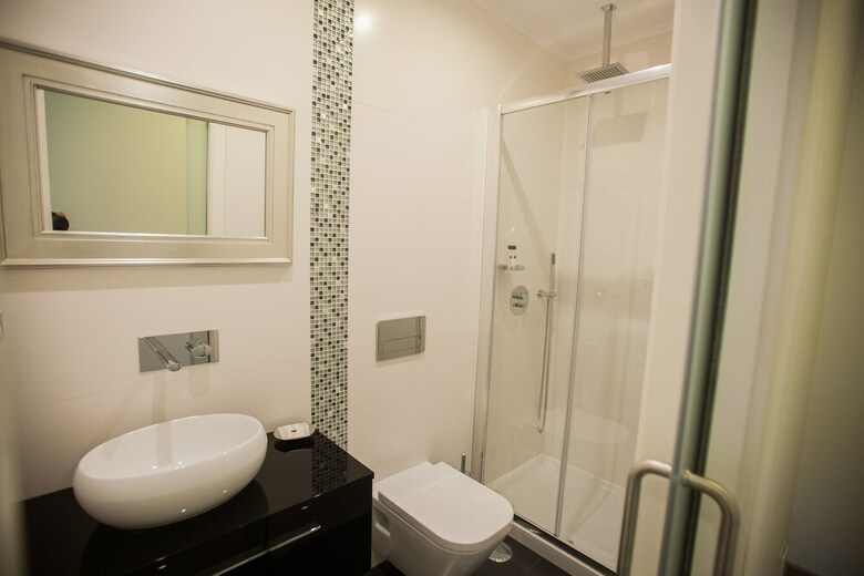 Hostal Thomar Story
