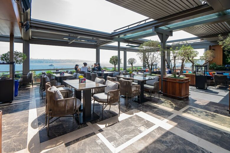Zimmer Bosphorus Hotel