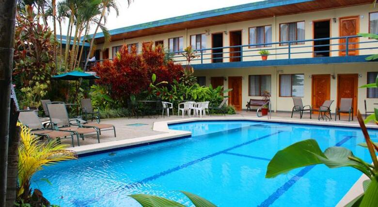 Soluxe El Sesteo Hotel
