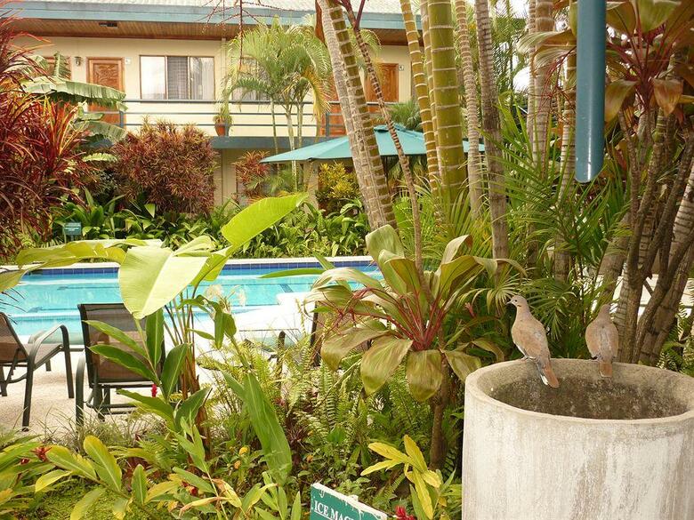 Soluxe El Sesteo Hotel
