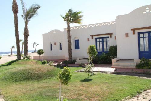 Hotel Aurora Beach Safari Resort