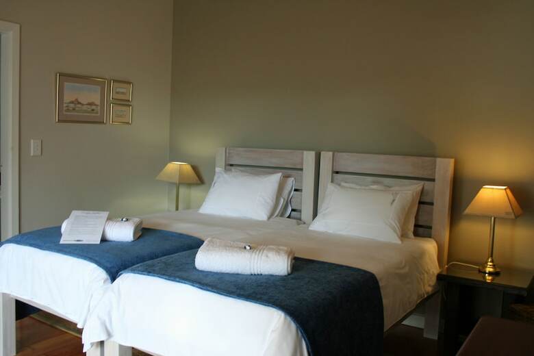 Hostal Cornerstone Guesthouse