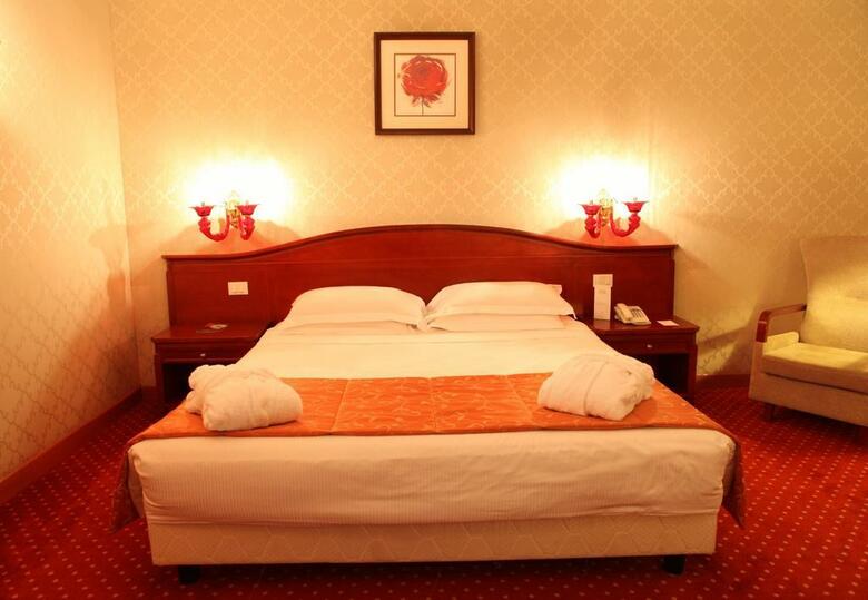 Hotel Augusta Lucilla Palace