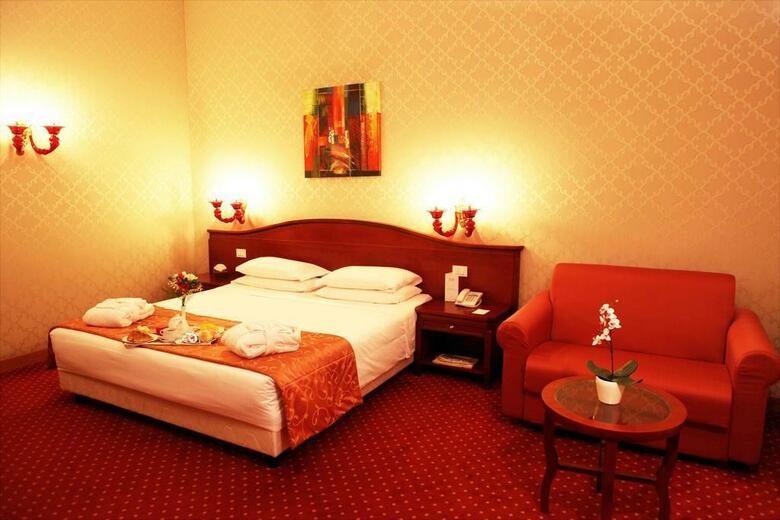 Hotel Augusta Lucilla Palace