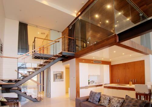 Quayside Waterfront Apartment